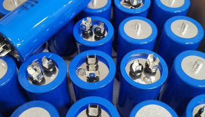 電機(jī)電容器10uf的容量大嗎？